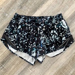Lululemon Hotty Hot Shorts 2.5”